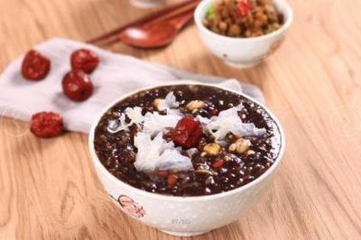 餐飲企業(yè)綜合服務(wù) 管理咨詢、禮儀服務(wù)與技術(shù)研發(fā)